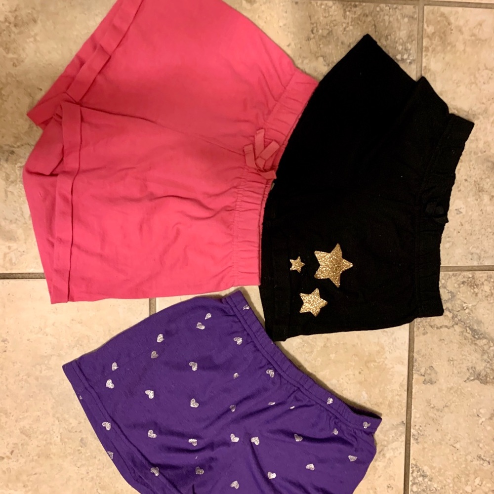 Multiple girls clothes - Picture 6 of 8